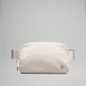 Lululemon Everywhere Belt Bag